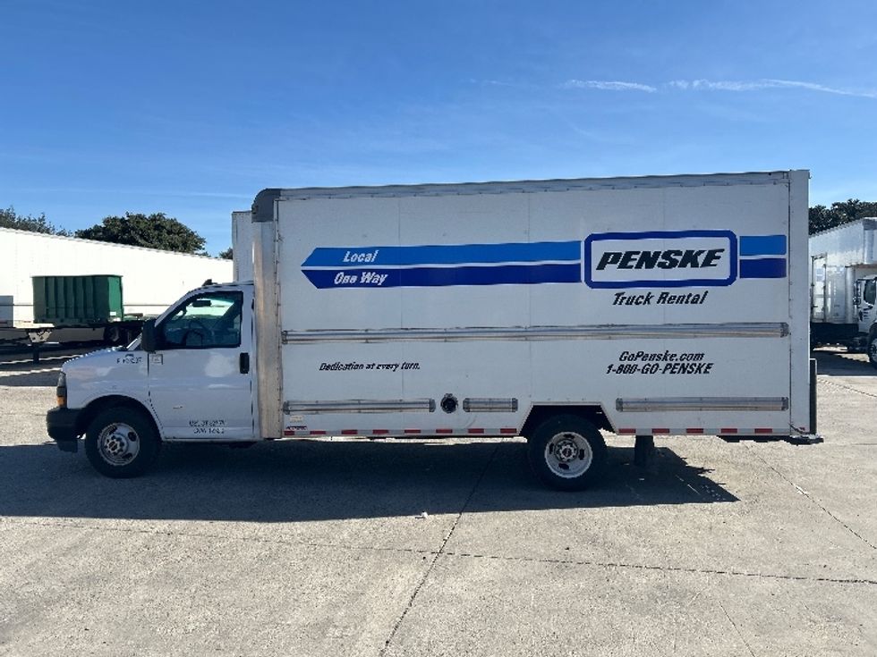 Light Duty Box Truck-Light and Medium Duty Trucks-GMC-2022-Savana G33903-San Diego-CA-89,807\n\t\tmiles-$ 34,500 - Image 4