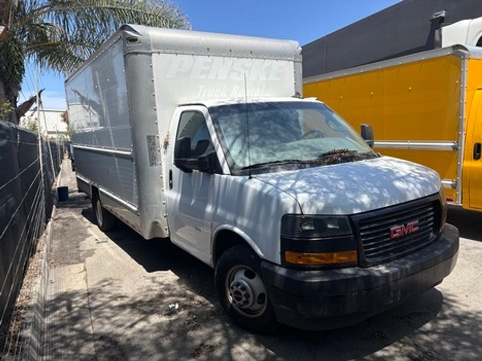 Light Duty Box Truck-Light and Medium Duty Trucks-GMC-2022-Savana G33903-San Diego-CA-89,808\n\t\tmiles-$ 36,000 - Image 12