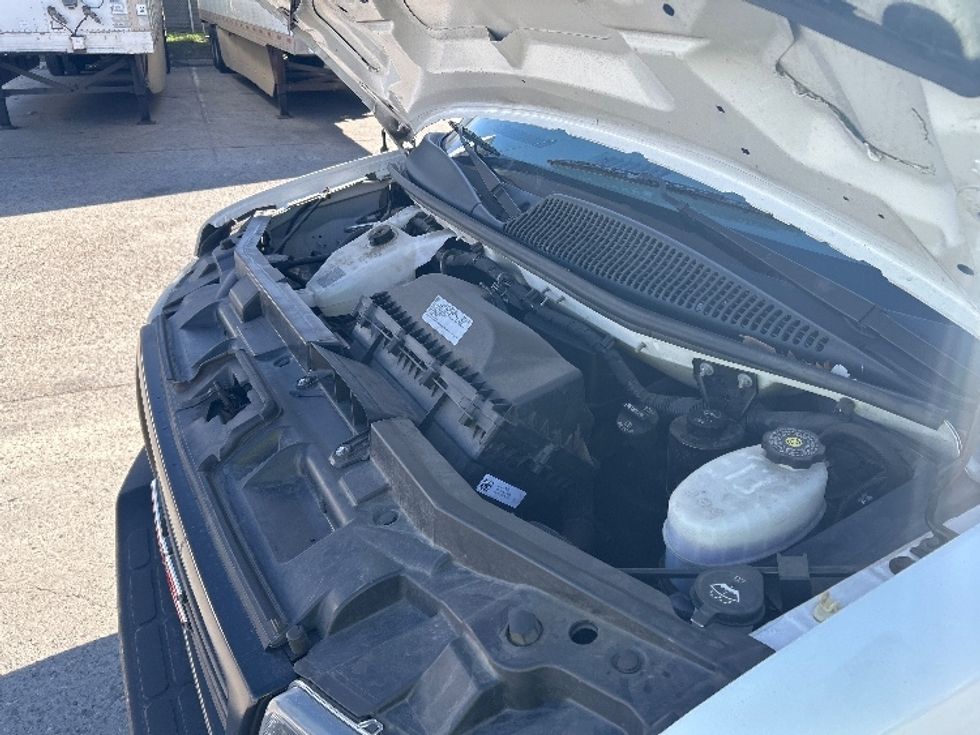 Light Duty Box Truck-Light and Medium Duty Trucks-GMC-2022-Savana G33903-San Diego-CA-89,808\n\t\tmiles-$ 36,000 - Image 22