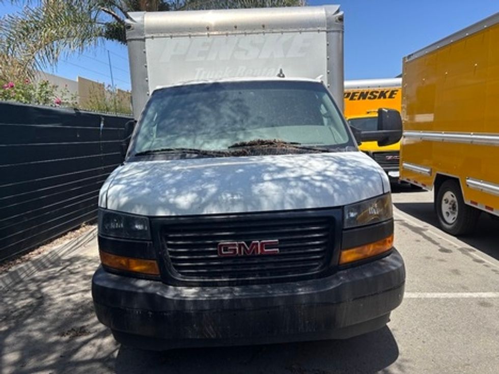 Light Duty Box Truck-Light and Medium Duty Trucks-GMC-2022-Savana G33903-San Diego-CA-89,808\n\t\tmiles-$ 36,000 - Image 23