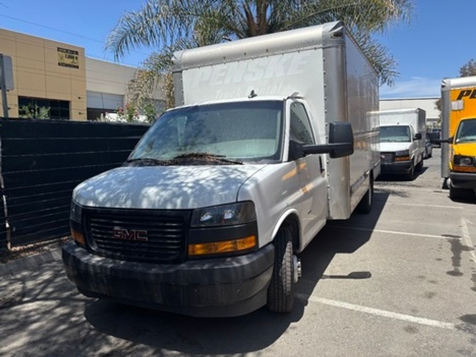 Light Duty Box Truck-Light and Medium Duty Trucks-GMC-2022-Savana G33903-San Diego-CA-89,808\n\t\tmiles-$ 36,000 - Image 24