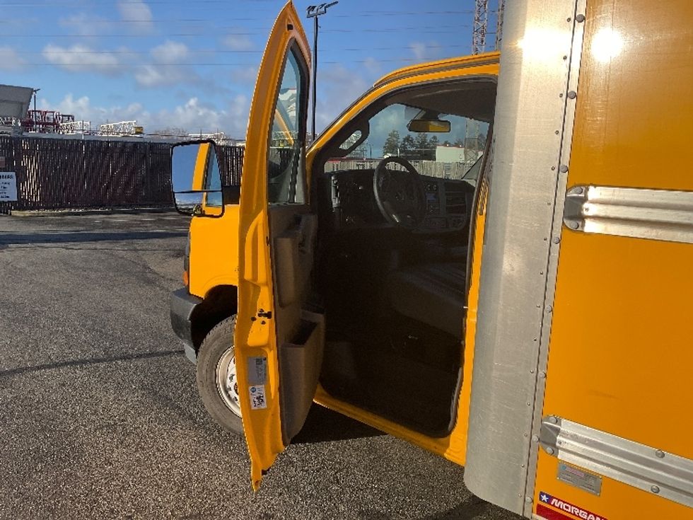 Light Duty Box Truck-Light and Medium Duty Trucks-GMC-2022-Savana G33903-San Leandro-CA-109,220\n\t\tmiles-$ 27,500 - Image 15