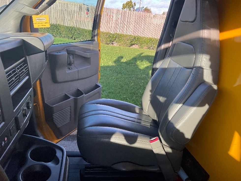 Light Duty Box Truck-Light and Medium Duty Trucks-GMC-2022-Savana G33903-San Leandro-CA-109,220\n\t\tmiles-$ 27,500 - Image 18