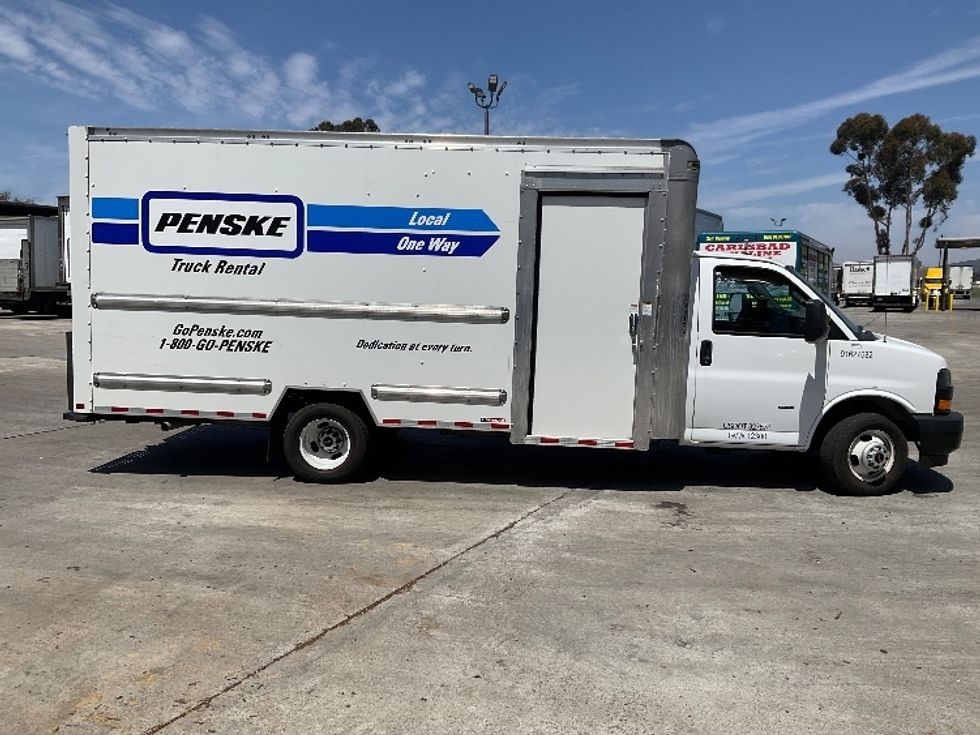 Light Duty Box Truck-Light and Medium Duty Trucks-GMC-2022-Savana G33903-San Marcos-CA-22,202\n\t\tmiles-$ 48,250 - Image 15