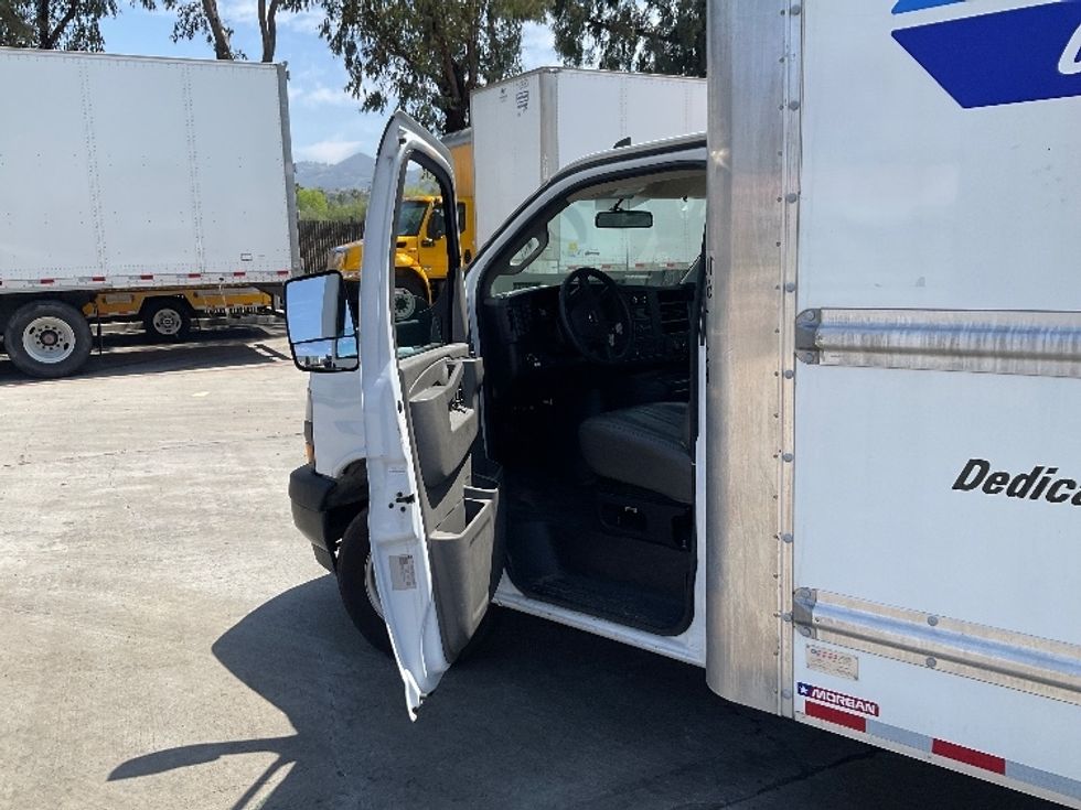 Light Duty Box Truck-Light and Medium Duty Trucks-GMC-2022-Savana G33903-San Marcos-CA-22,202\n\t\tmiles-$ 48,250 - Image 16