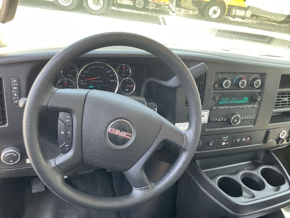 Light Duty Box Truck-Light and Medium Duty Trucks-GMC-2022-Savana G33903-San Marcos-CA-22,202\n\t\tmiles-$ 48,250 - Image 18