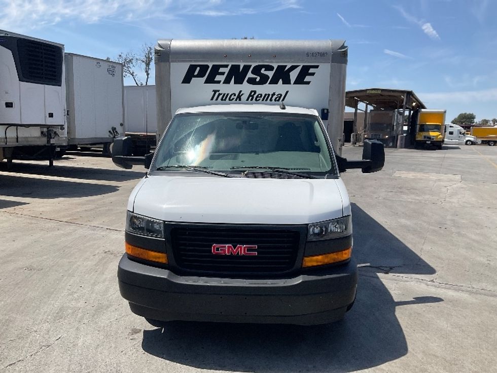 Light Duty Box Truck-Light and Medium Duty Trucks-GMC-2022-Savana G33903-San Marcos-CA-22,202\n\t\tmiles-$ 48,250 - Image 2
