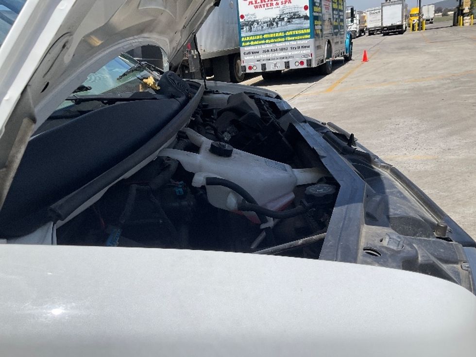 Light Duty Box Truck-Light and Medium Duty Trucks-GMC-2022-Savana G33903-San Marcos-CA-22,202\n\t\tmiles-$ 48,250 - Image 23