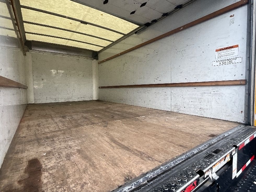 Light Duty Box Truck-Light and Medium Duty Trucks-GMC-2022-Savana G33903-Santa Clara-CA-85,820\n\t\tmiles-$ 31,000 - Image 12