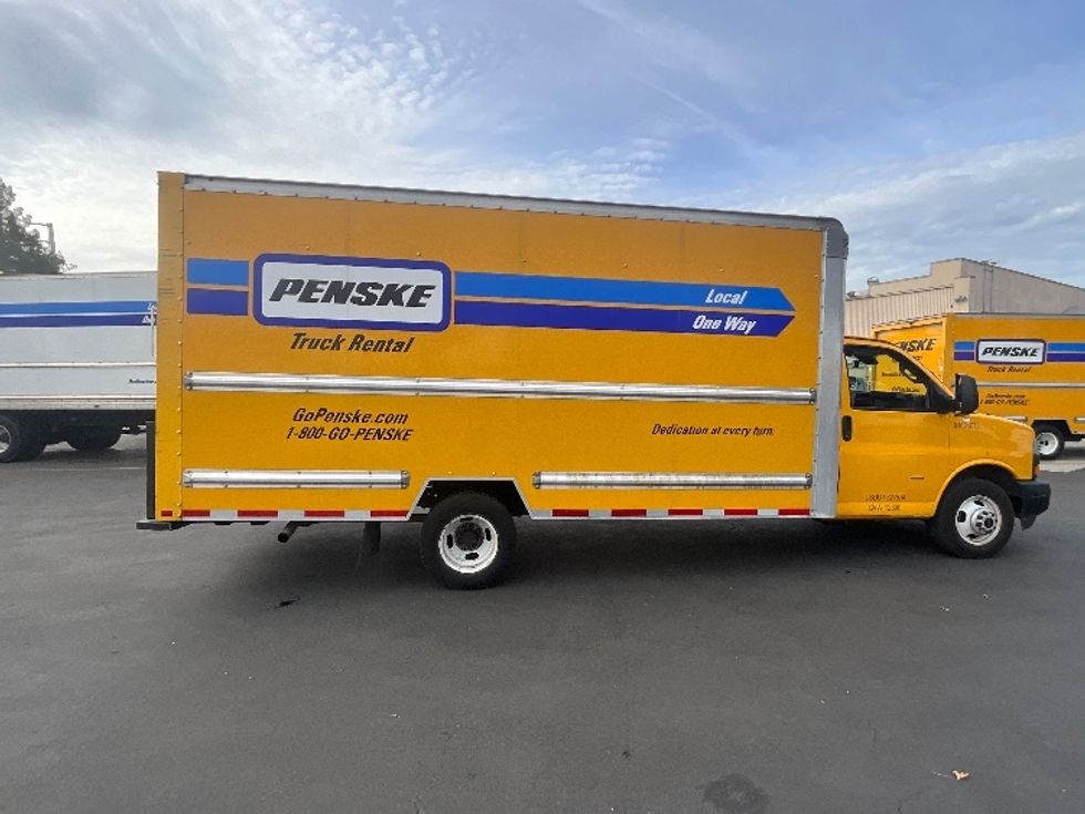 Light Duty Box Truck-Light and Medium Duty Trucks-GMC-2022-Savana G33903-Santa Clara-CA-85,820\n\t\tmiles-$ 31,000 - Image 15