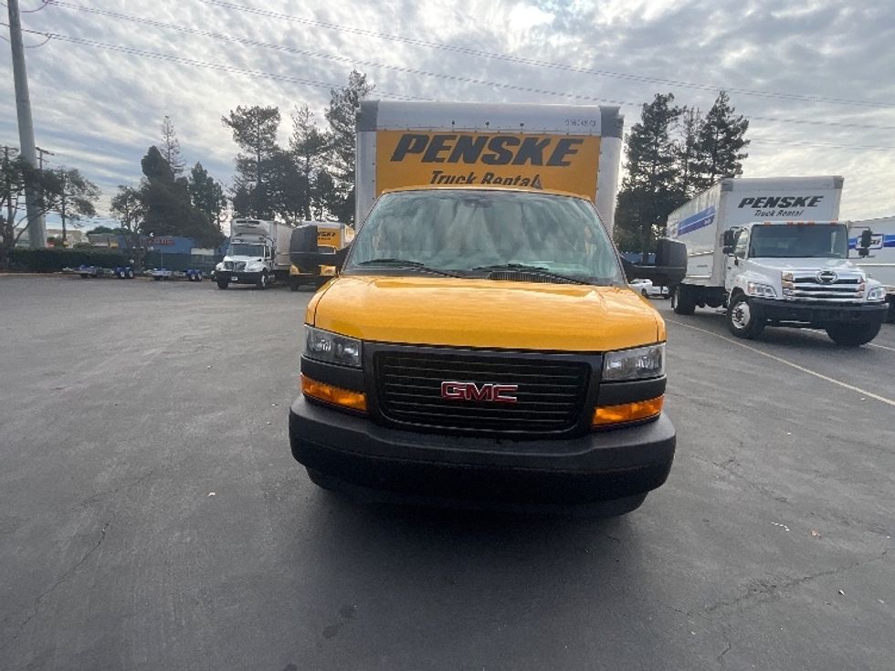 Light Duty Box Truck-Light and Medium Duty Trucks-GMC-2022-Savana G33903-Santa Clara-CA-85,820\n\t\tmiles-$ 31,000 - Image 2