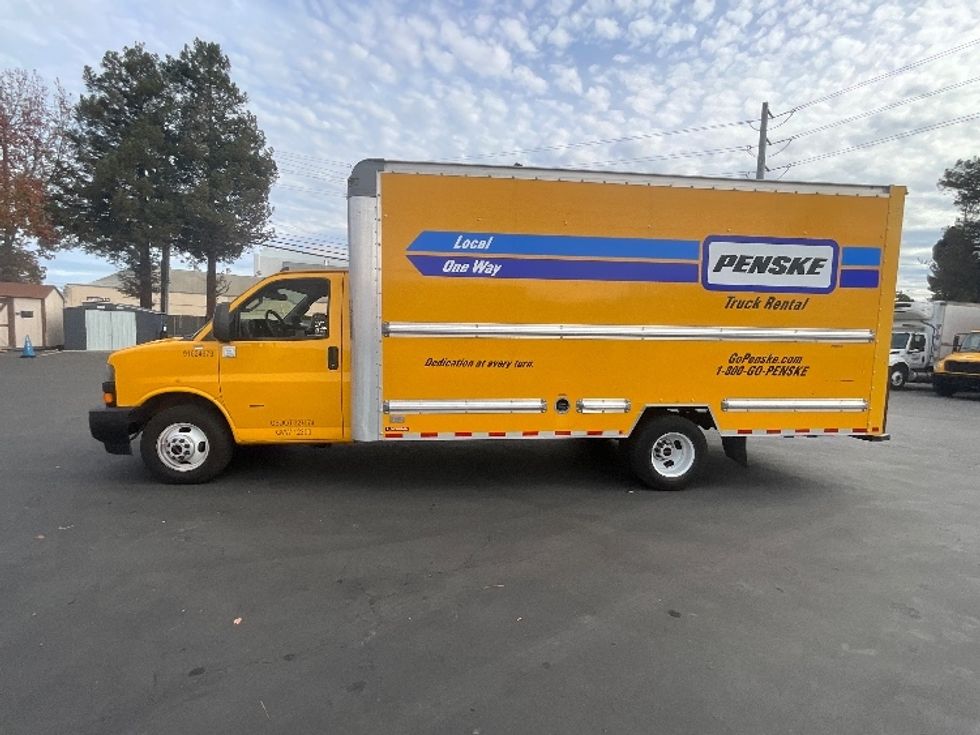 Light Duty Box Truck-Light and Medium Duty Trucks-GMC-2022-Savana G33903-Santa Clara-CA-85,820\n\t\tmiles-$ 31,000 - Image 4