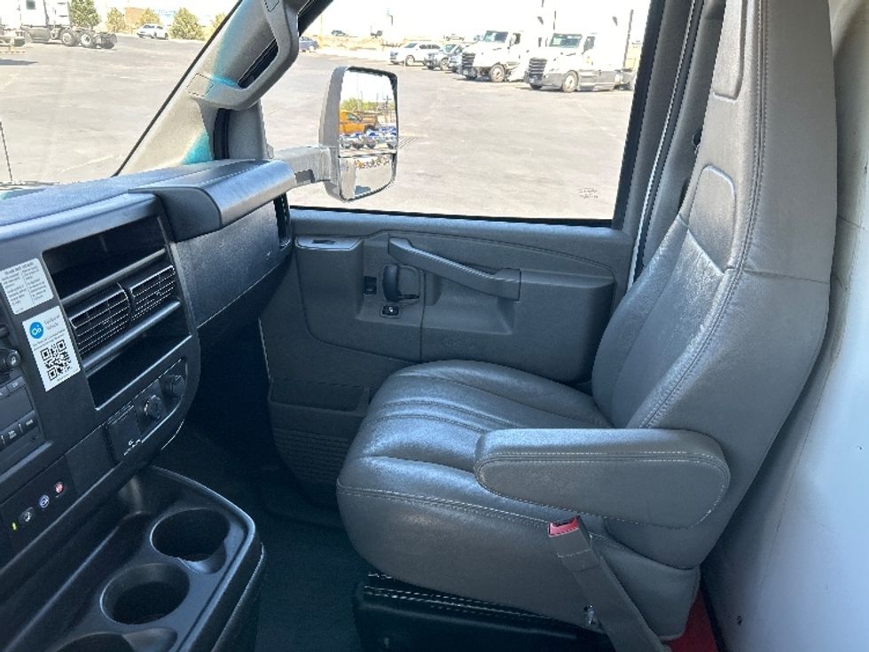 Light Duty Box Truck-Light and Medium Duty Trucks-GMC-2022-Savana G33903-Santa Maria-CA-100,045\n\t\tmiles-$ 29,750 - Image 19