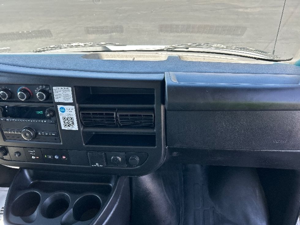 Light Duty Box Truck-Light and Medium Duty Trucks-GMC-2022-Savana G33903-Santa Maria-CA-100,045\n\t\tmiles-$ 29,750 - Image 21