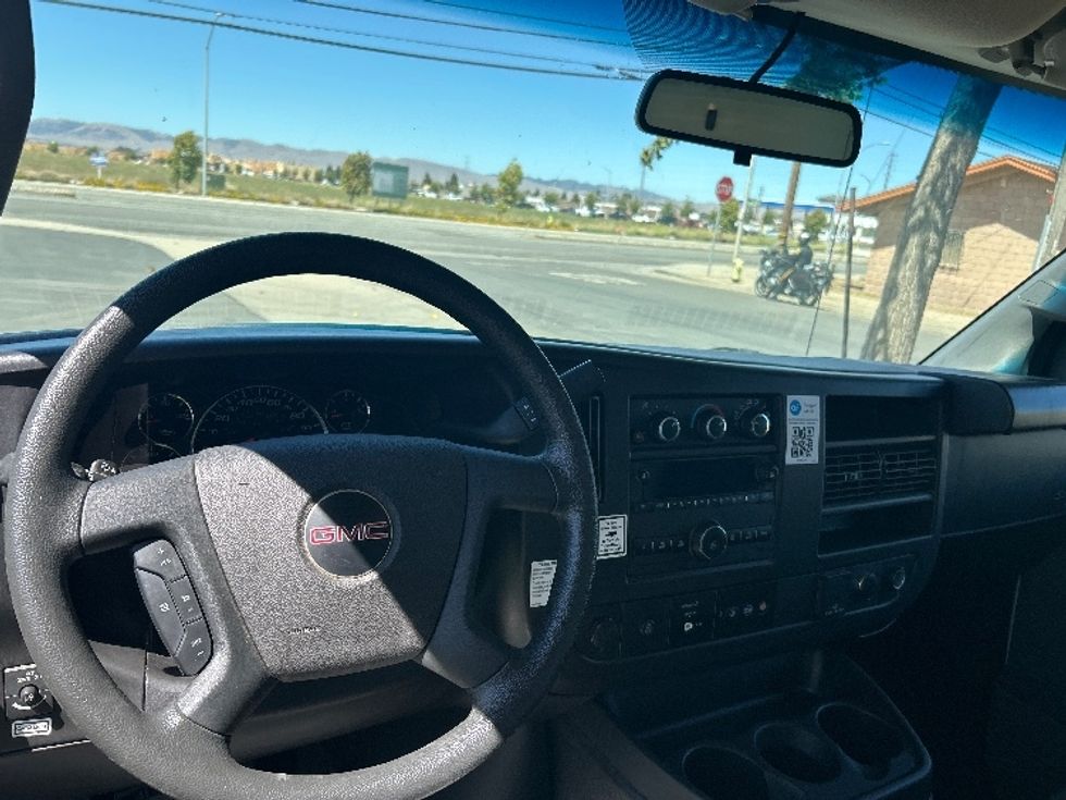 Light Duty Box Truck-Light and Medium Duty Trucks-GMC-2022-Savana G33903-Santa Maria-CA-24,993\n\t\tmiles-$ 46,750 - Image 18