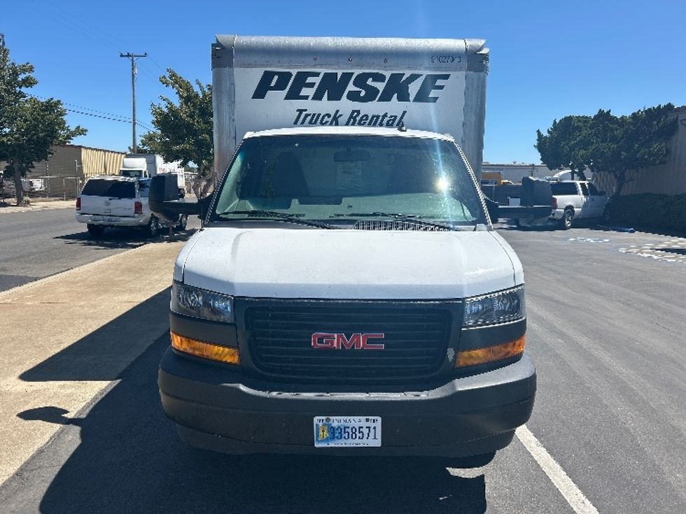 Light Duty Box Truck-Light and Medium Duty Trucks-GMC-2022-Savana G33903-Santa Maria-CA-24,993\n\t\tmiles-$ 46,750 - Image 2