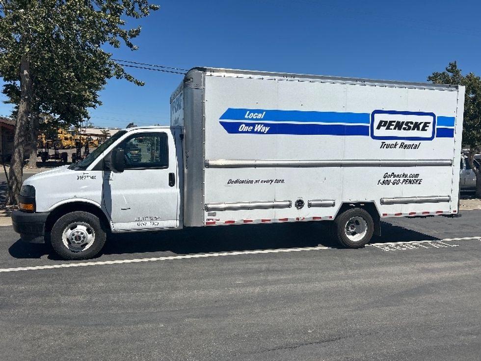 Light Duty Box Truck-Light and Medium Duty Trucks-GMC-2022-Savana G33903-Santa Maria-CA-24,993\n\t\tmiles-$ 46,750 - Image 4
