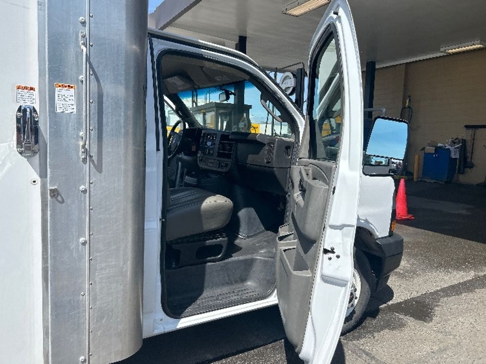 Light Duty Box Truck-Light and Medium Duty Trucks-GMC-2022-Savana G33903-Seattle-WA-50,178\n\t\tmiles-$ 37,250 - Image 20