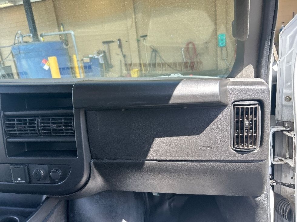 Light Duty Box Truck-Light and Medium Duty Trucks-GMC-2022-Savana G33903-Seattle-WA-50,178\n\t\tmiles-$ 37,250 - Image 21