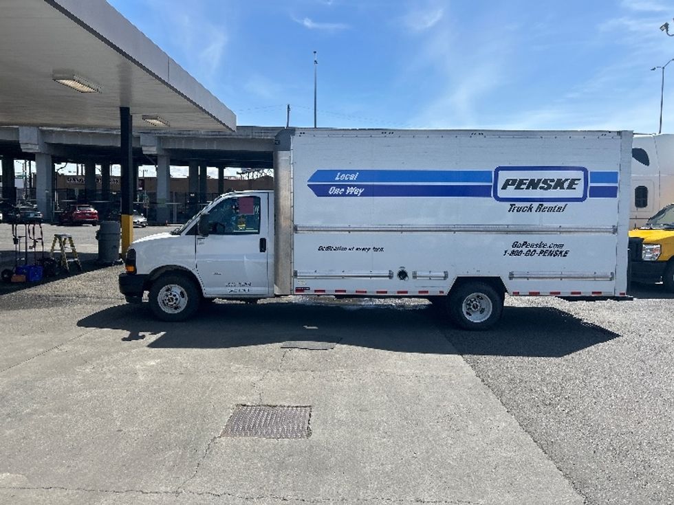 Light Duty Box Truck-Light and Medium Duty Trucks-GMC-2022-Savana G33903-Seattle-WA-50,178\n\t\tmiles-$ 37,250 - Image 4