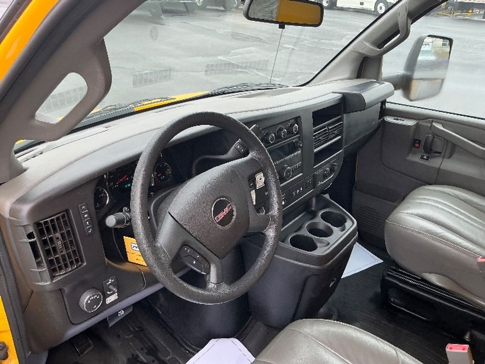 Light Duty Box Truck-Light and Medium Duty Trucks-GMC-2022-Savana G33903-South Bend-IN-66,471\n\t\tmiles-$ 31,250 - Image 17