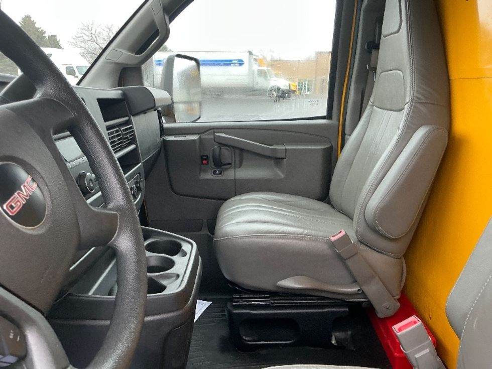 Light Duty Box Truck-Light and Medium Duty Trucks-GMC-2022-Savana G33903-South Bend-IN-66,471\n\t\tmiles-$ 31,250 - Image 19