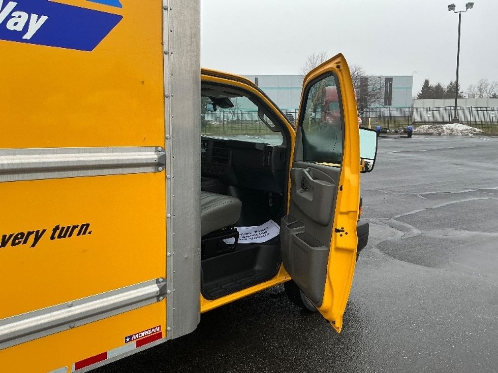 Light Duty Box Truck-Light and Medium Duty Trucks-GMC-2022-Savana G33903-South Bend-IN-66,471\n\t\tmiles-$ 31,250 - Image 20