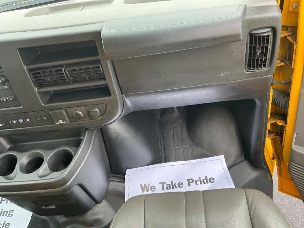 Light Duty Box Truck-Light and Medium Duty Trucks-GMC-2022-Savana G33903-South Bend-IN-66,471\n\t\tmiles-$ 31,250 - Image 21