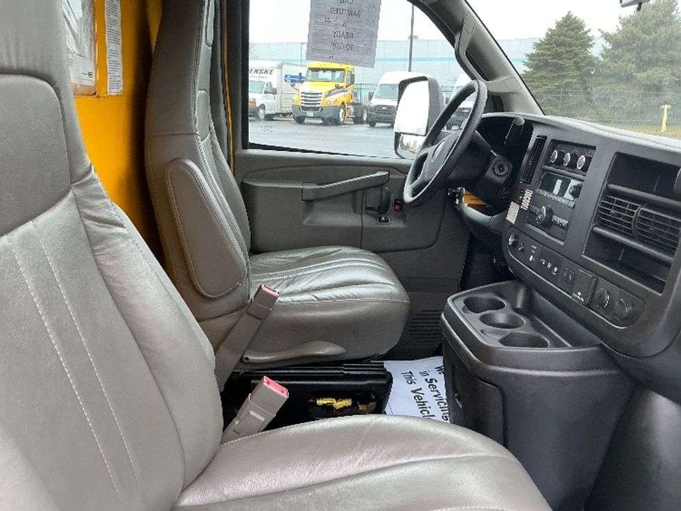 Light Duty Box Truck-Light and Medium Duty Trucks-GMC-2022-Savana G33903-South Bend-IN-66,471\n\t\tmiles-$ 31,250 - Image 22