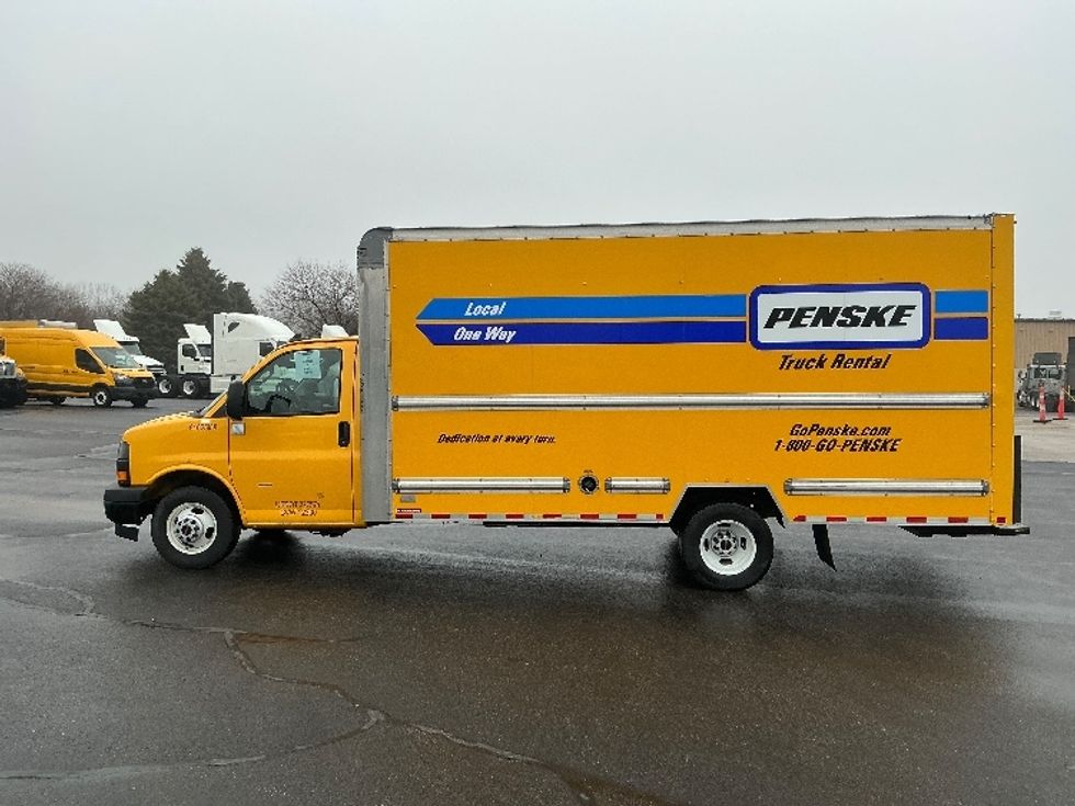 Light Duty Box Truck-Light and Medium Duty Trucks-GMC-2022-Savana G33903-South Bend-IN-66,471\n\t\tmiles-$ 31,250 - Image 4