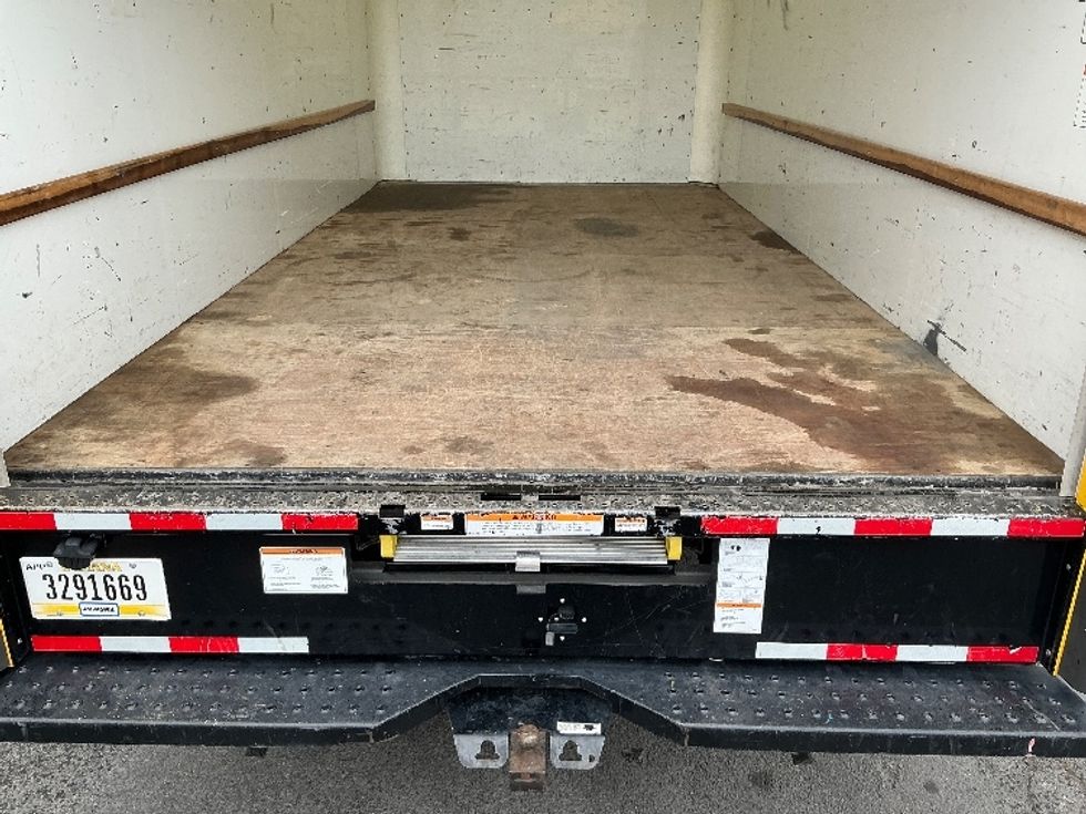 Light Duty Box Truck-Light and Medium Duty Trucks-GMC-2022-Savana G33903-Sparks-NV-100,115\n\t\tmiles-$ 28,000 - Image 10