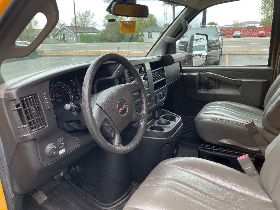 Light Duty Box Truck-Light and Medium Duty Trucks-GMC-2022-Savana G33903-Sparks-NV-100,115\n\t\tmiles-$ 28,000 - Image 17