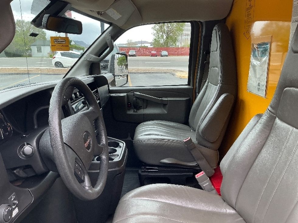 Light Duty Box Truck-Light and Medium Duty Trucks-GMC-2022-Savana G33903-Sparks-NV-100,115\n\t\tmiles-$ 28,000 - Image 19