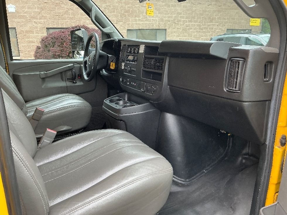 Light Duty Box Truck-Light and Medium Duty Trucks-GMC-2022-Savana G33903-Sparks-NV-100,115\n\t\tmiles-$ 28,000 - Image 22