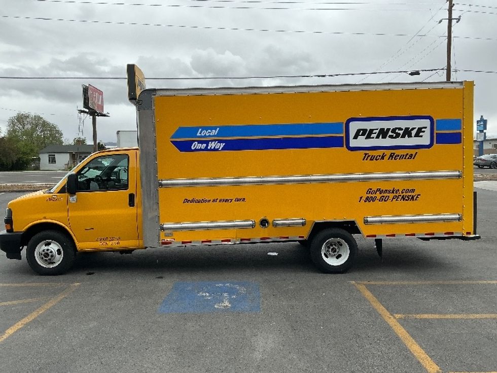 Light Duty Box Truck-Light and Medium Duty Trucks-GMC-2022-Savana G33903-Sparks-NV-100,115\n\t\tmiles-$ 28,000 - Image 4