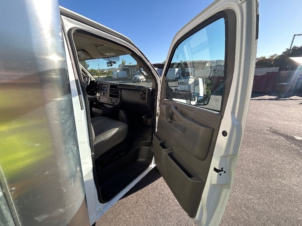 Light Duty Box Truck-Light and Medium Duty Trucks-GMC-2022-Savana G33903-Spokane Valley-WA-38,228\n\t\tmiles-$ 41,500 - Image 20