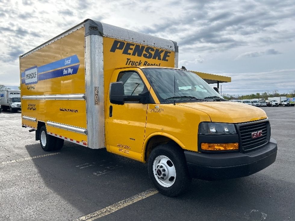Light Duty Box Truck-Light and Medium Duty Trucks-GMC-2022-Savana G33903-Springfield-MA-103,831\n\t\tmiles-$ 25,500 - Image 1