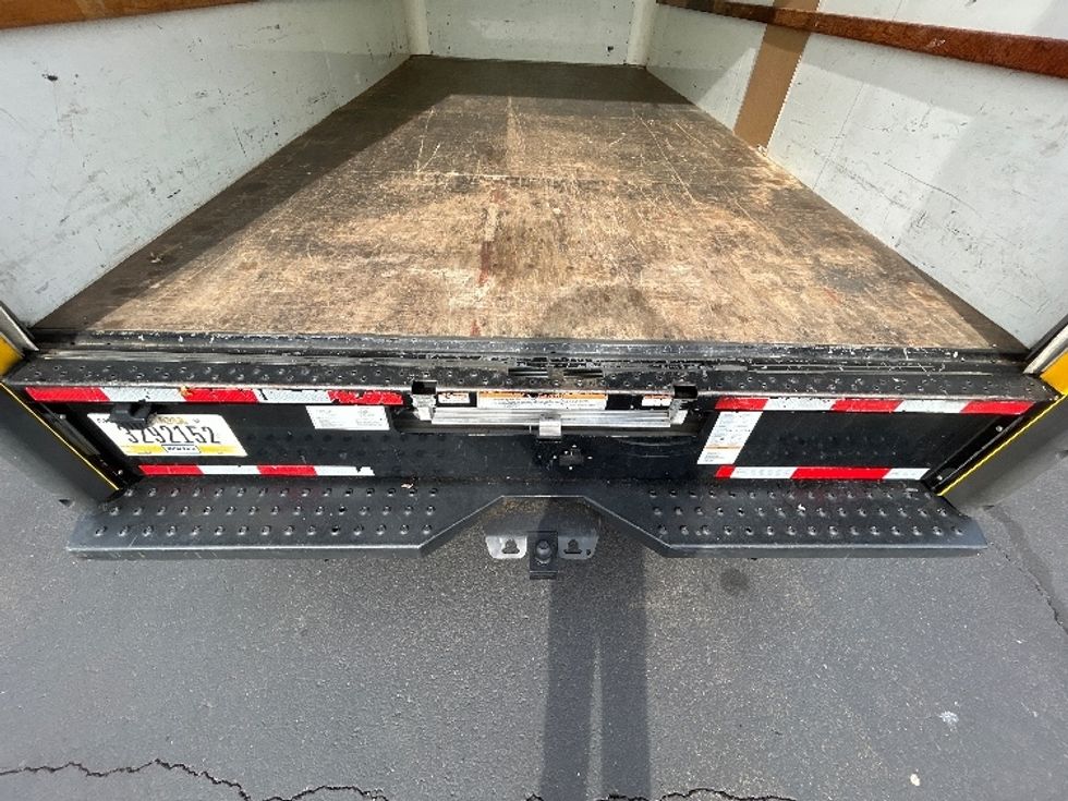 Light Duty Box Truck-Light and Medium Duty Trucks-GMC-2022-Savana G33903-Springfield-MA-103,831\n\t\tmiles-$ 25,500 - Image 10