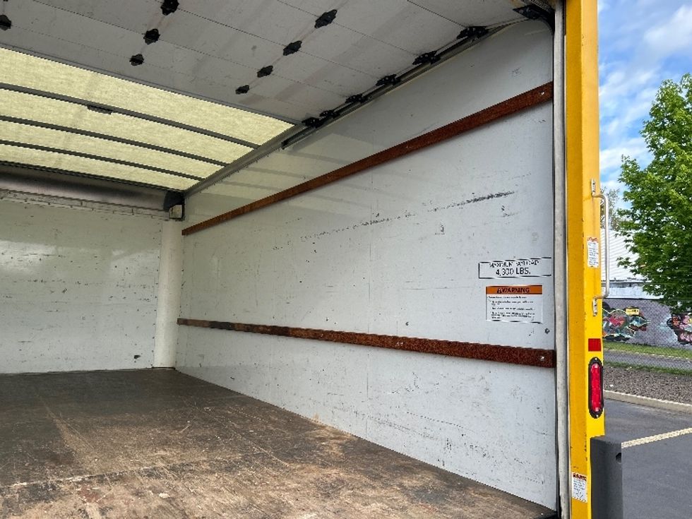 Light Duty Box Truck-Light and Medium Duty Trucks-GMC-2022-Savana G33903-Springfield-MA-103,831\n\t\tmiles-$ 25,500 - Image 12