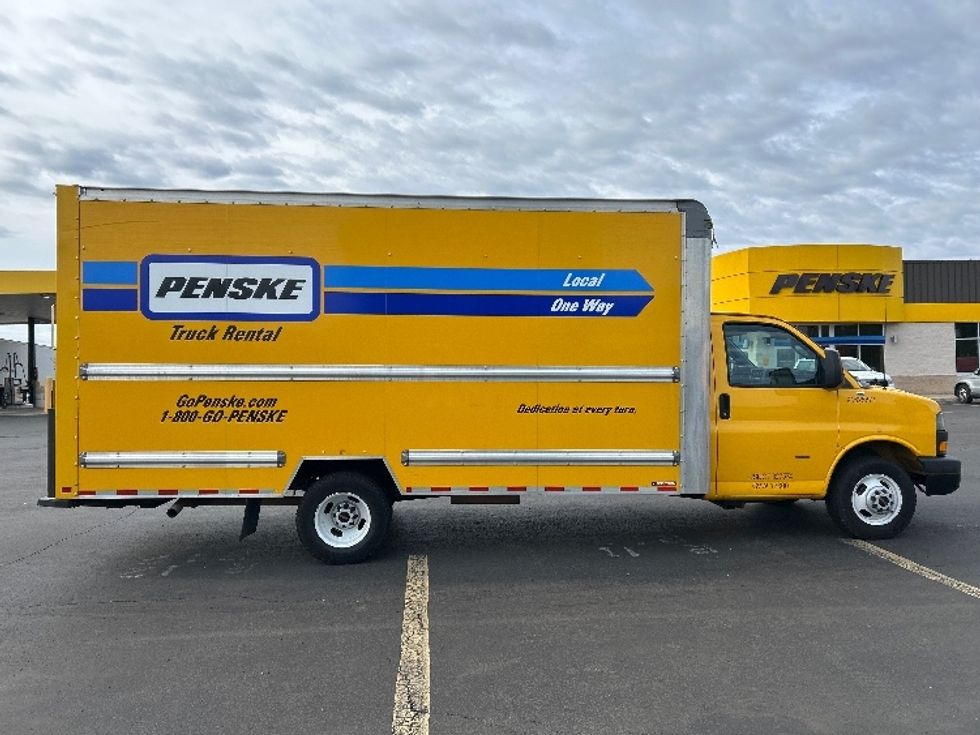 Light Duty Box Truck-Light and Medium Duty Trucks-GMC-2022-Savana G33903-Springfield-MA-103,831\n\t\tmiles-$ 25,500 - Image 15