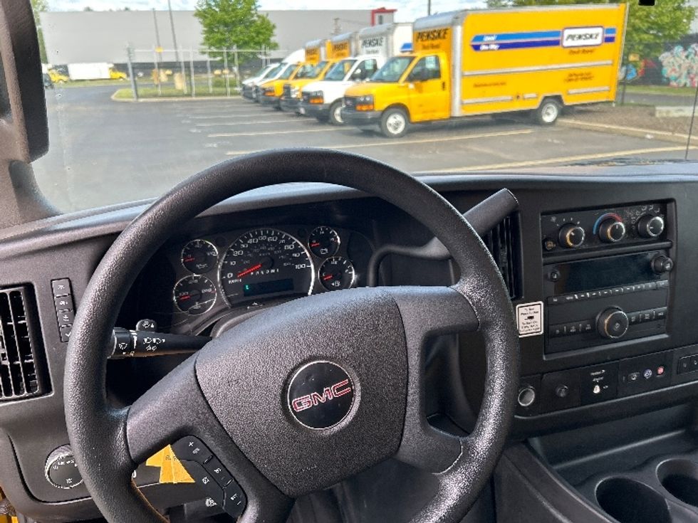 Light Duty Box Truck-Light and Medium Duty Trucks-GMC-2022-Savana G33903-Springfield-MA-103,831\n\t\tmiles-$ 25,500 - Image 17