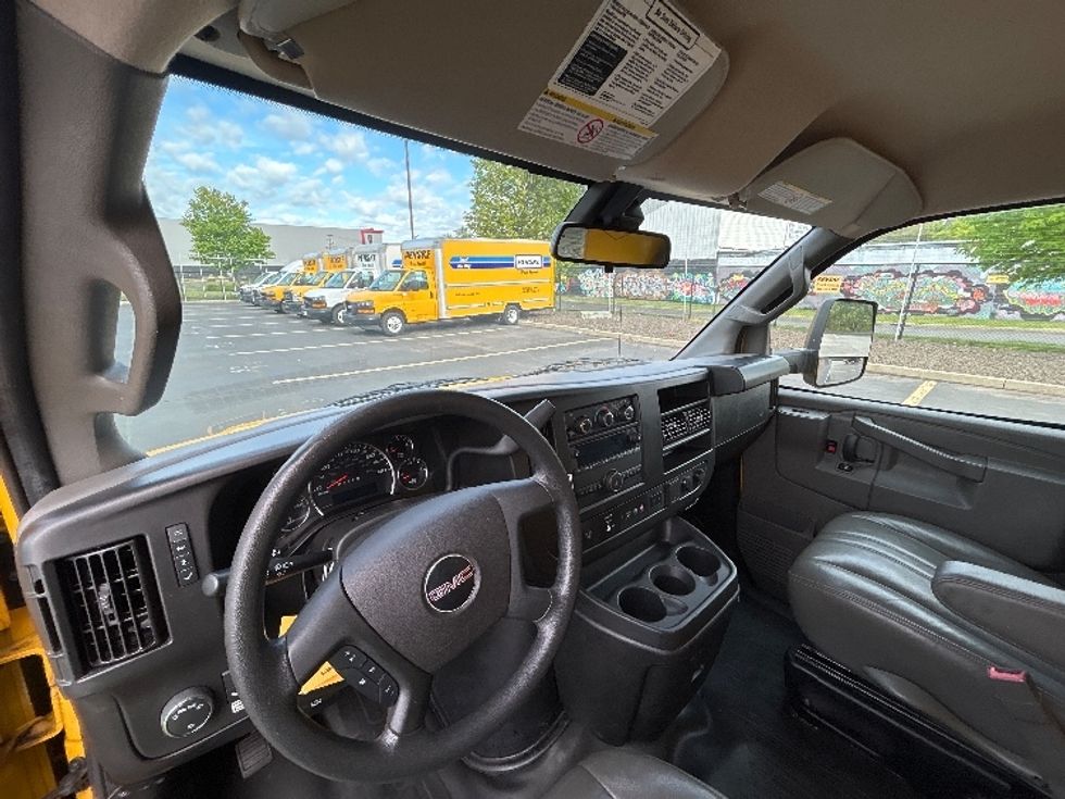 Light Duty Box Truck-Light and Medium Duty Trucks-GMC-2022-Savana G33903-Springfield-MA-103,831\n\t\tmiles-$ 25,500 - Image 18