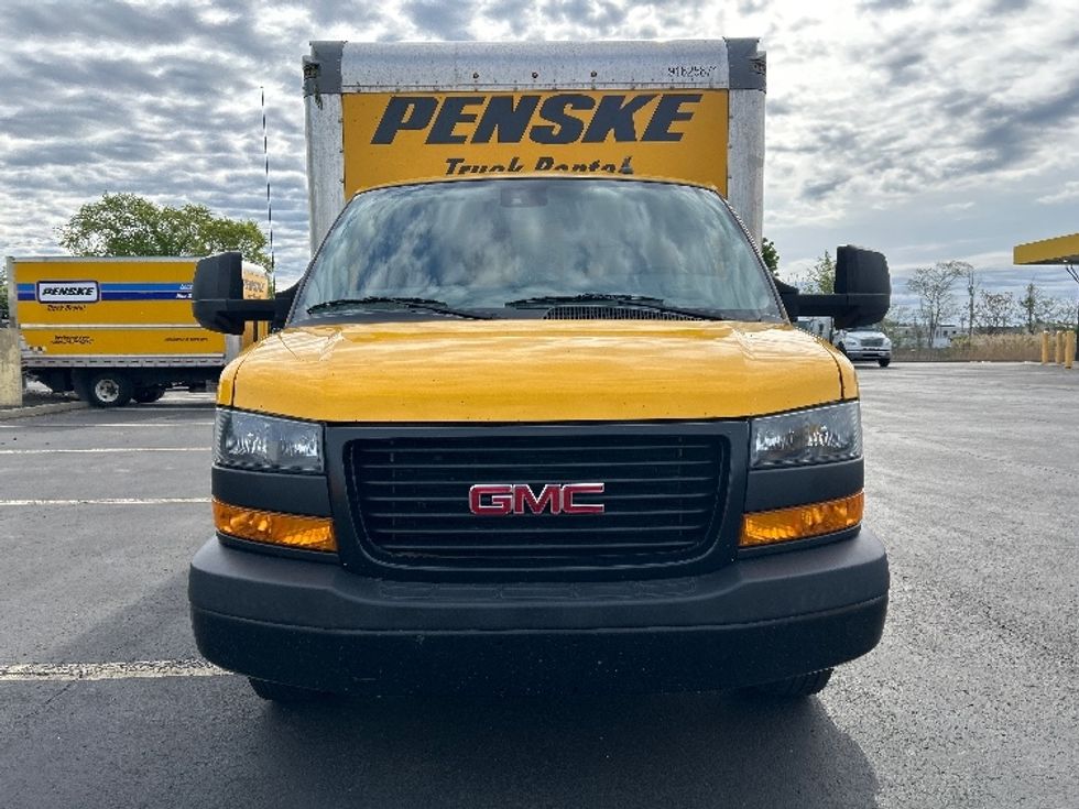 Light Duty Box Truck-Light and Medium Duty Trucks-GMC-2022-Savana G33903-Springfield-MA-103,831\n\t\tmiles-$ 25,500 - Image 2