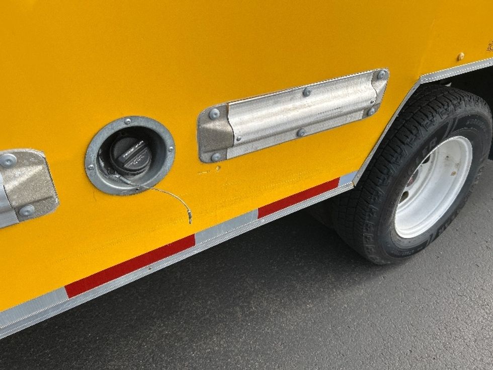 Light Duty Box Truck-Light and Medium Duty Trucks-GMC-2022-Savana G33903-Springfield-MA-103,831\n\t\tmiles-$ 25,500 - Image 26