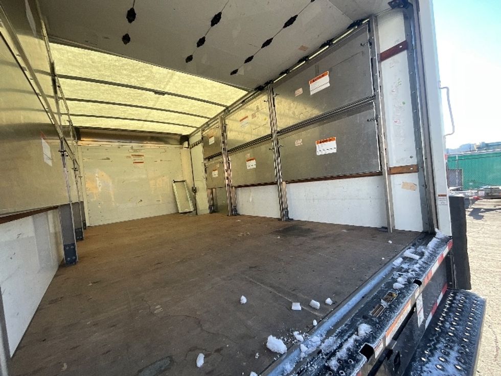 Light Duty Box Truck-Light and Medium Duty Trucks-GMC-2022-Savana G33903-Sterling-VA-29,855\n\t\tmiles-$ 47,250 - Image 12