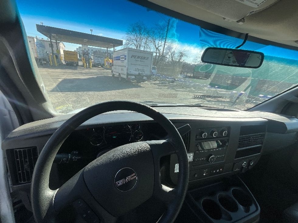 Light Duty Box Truck-Light and Medium Duty Trucks-GMC-2022-Savana G33903-Sterling-VA-29,855\n\t\tmiles-$ 47,250 - Image 18