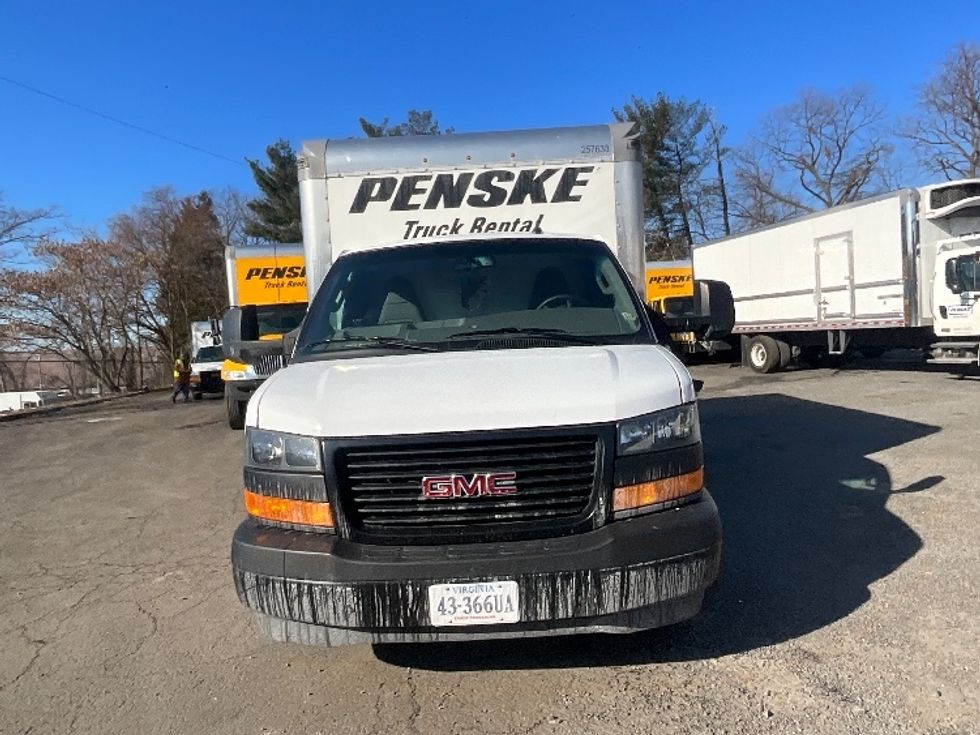 Light Duty Box Truck-Light and Medium Duty Trucks-GMC-2022-Savana G33903-Sterling-VA-29,855\n\t\tmiles-$ 47,250 - Image 2
