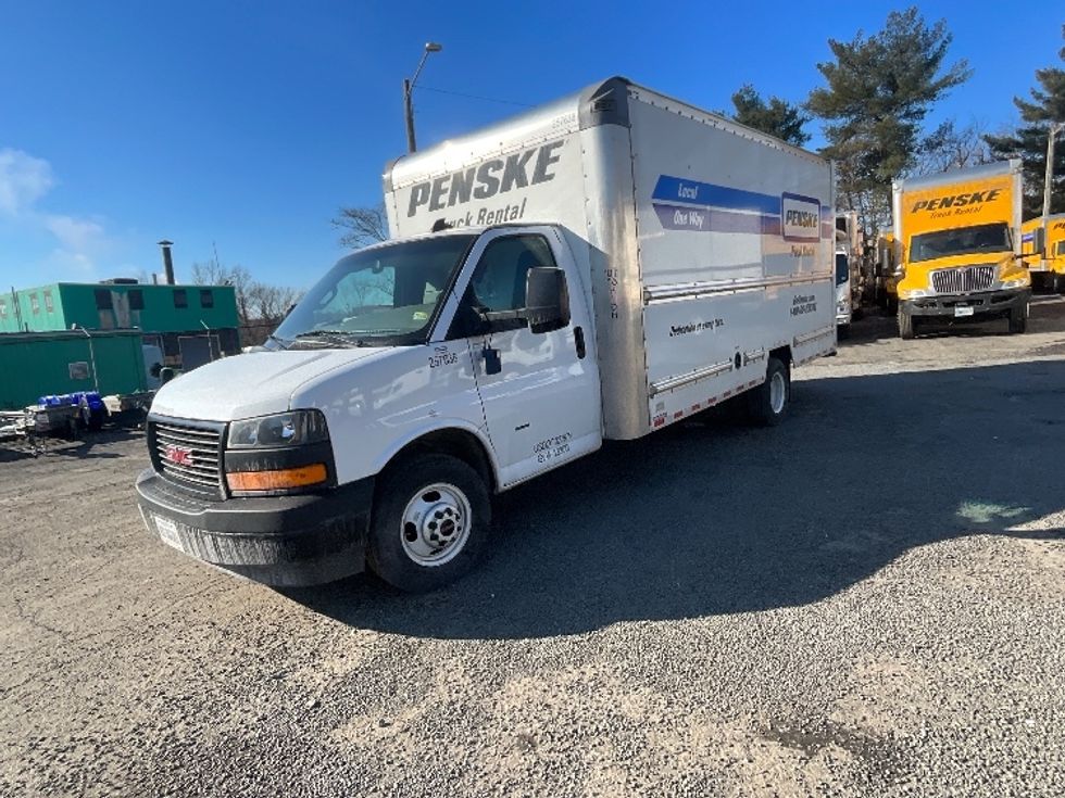 Light Duty Box Truck-Light and Medium Duty Trucks-GMC-2022-Savana G33903-Sterling-VA-29,855\n\t\tmiles-$ 47,250 - Image 3