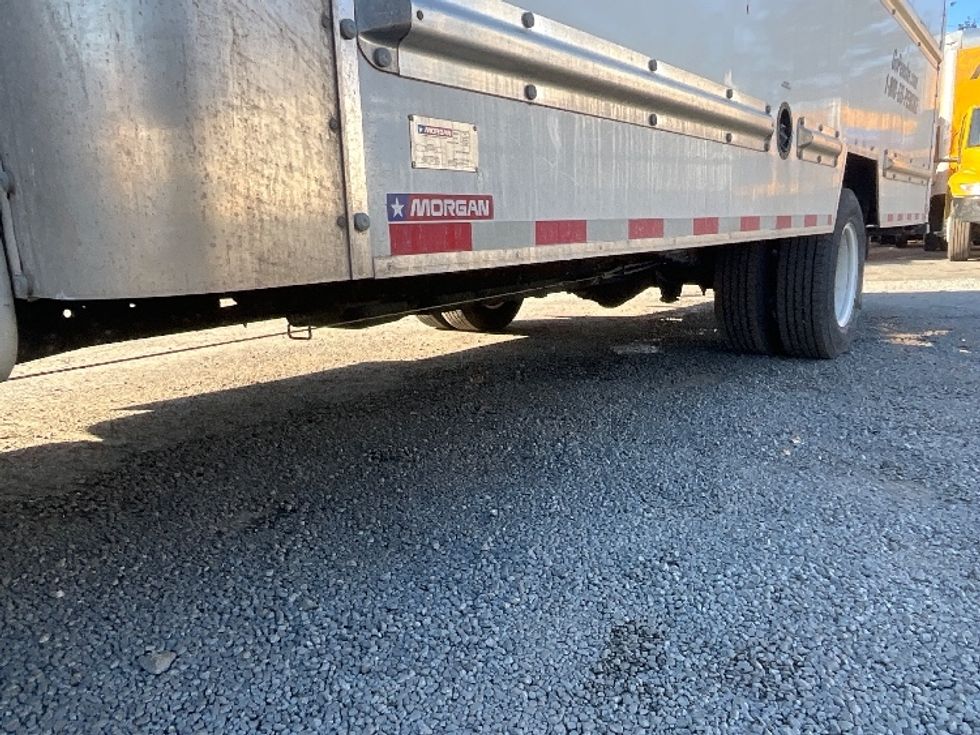 Light Duty Box Truck-Light and Medium Duty Trucks-GMC-2022-Savana G33903-Sterling-VA-29,855\n\t\tmiles-$ 47,250 - Image 5