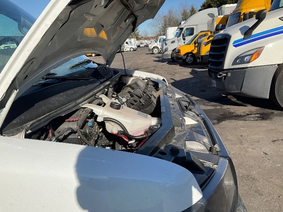 Light Duty Box Truck-Light and Medium Duty Trucks-GMC-2022-Savana G33903-Sterling-VA-33,360\n\t\tmiles-$ 46,750 - Image 21